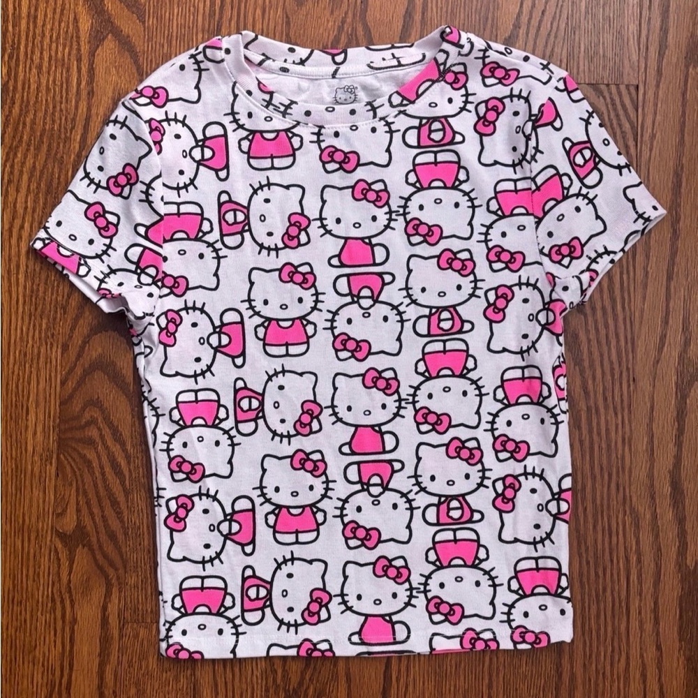 Sanrio Hello Kitty Short Sleeve Top Allover Print Bioworld Size Medium NWOT